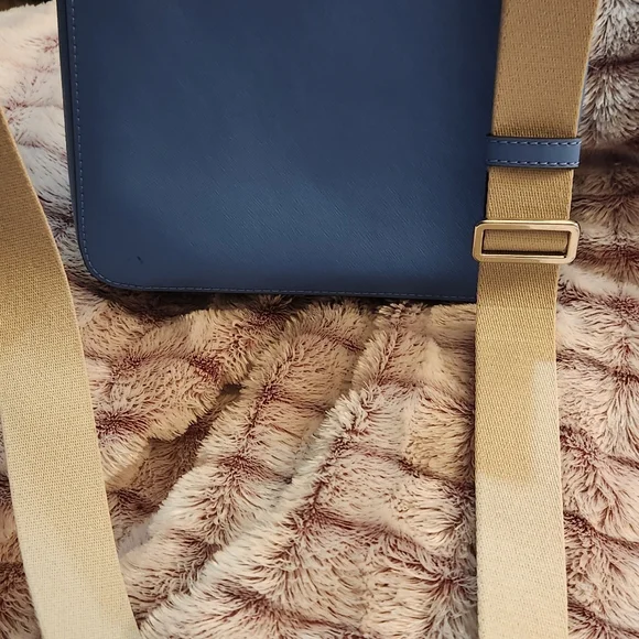 Michael Kors Blue Shoulder Bag - Picture 4 of 10